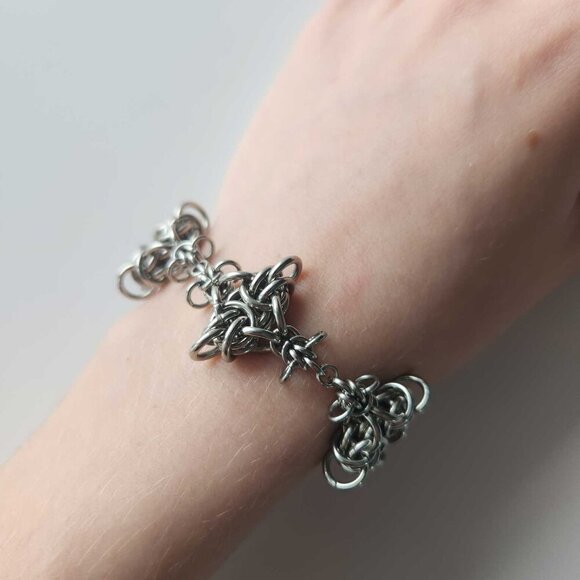 Gothic medieval style chunky silver chainmail bracelet with spikes - Picture 7 of 7